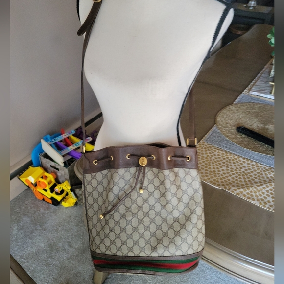 Authentic Gucci vintage web sherry line drawstring bag 41.02.085 (D09) - Picture 2 of 16